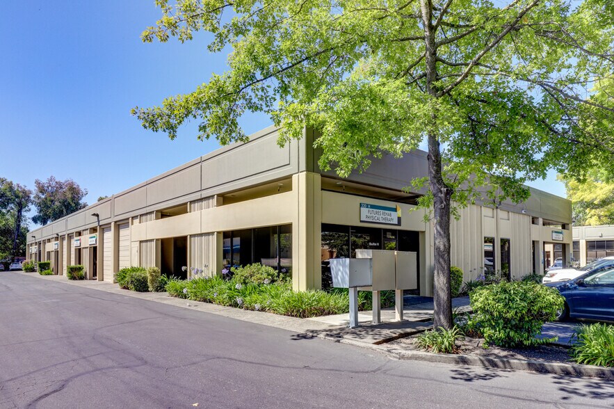 320 Tesconi Cir, Santa Rosa, CA à louer - Photo de l’immeuble – Image 2 sur 11