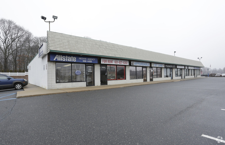 1025 Portion Rd, Farmingville, NY à louer - Photo principale – Image 2 sur 15
