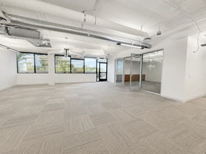 5757 W Century Blvd, Los Angeles, CA à louer Photo intérieure– Image 1 sur 6
