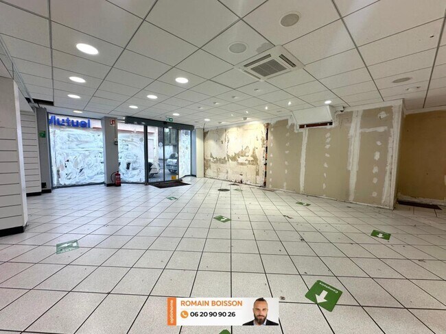 Plus de détails pour Local d’activités à vendre
