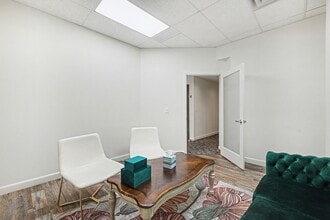 955 N Adams St, Papillion, NE à louer Photo intérieure– Image 2 sur 22