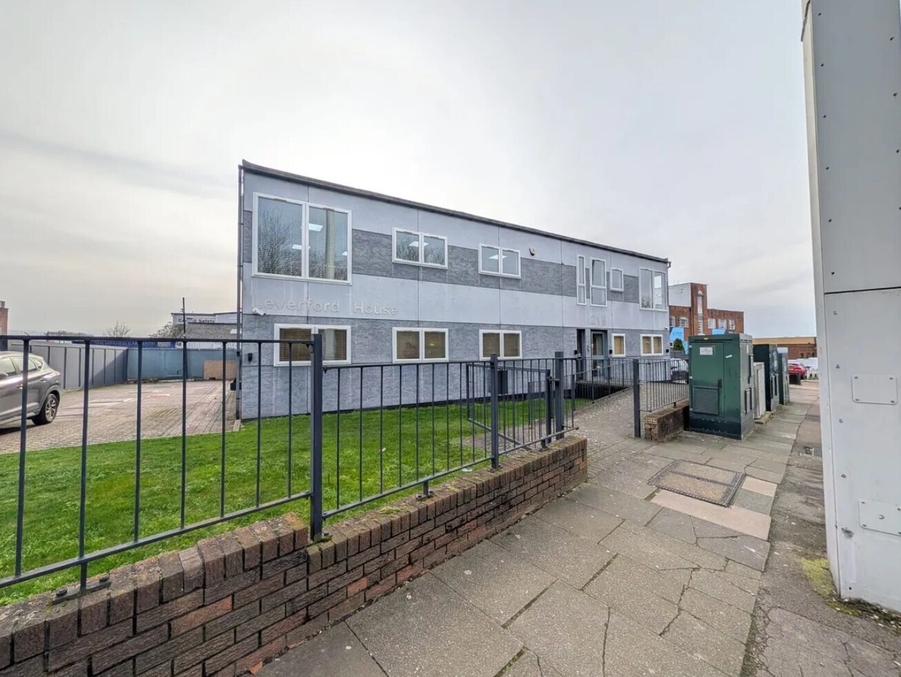 219 Kingsbury Rd, Londres à louer Photo principale– Image 1 sur 2