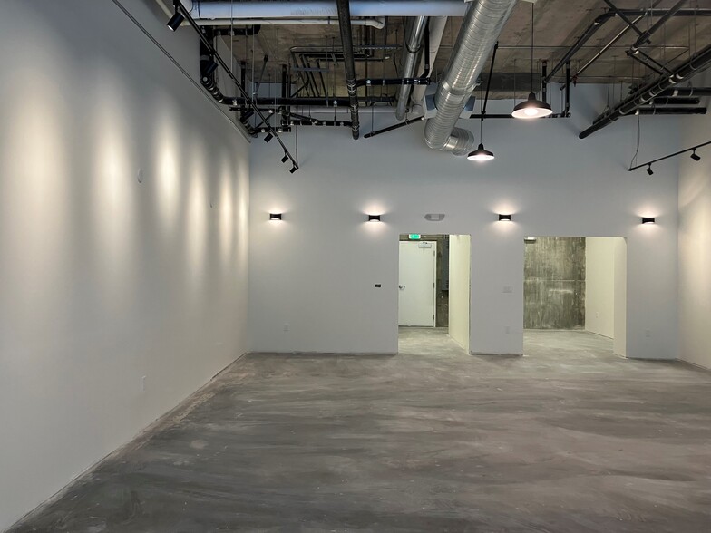 275-375 N 1st St, Burbank, CA à louer - Photo intérieure – Image 3 sur 6