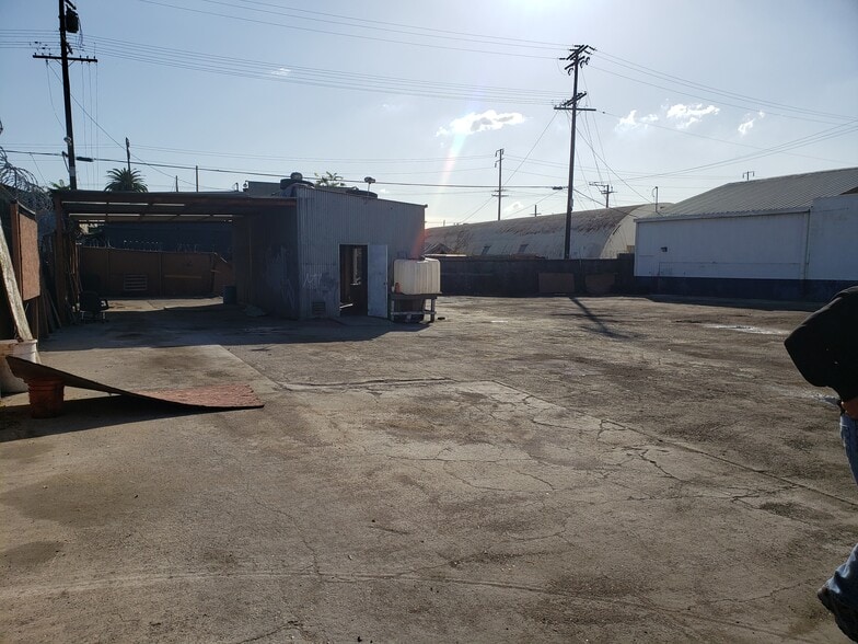 2572 E 52nd St, Huntington Park, CA à louer - Photo principale – Image 1 sur 1
