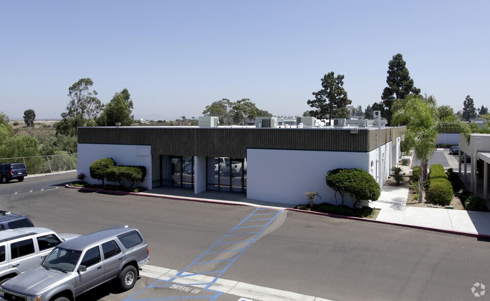 7940-7958 Convoy Ct, San Diego, CA à louer - Photo de l’immeuble – Image 3 sur 3