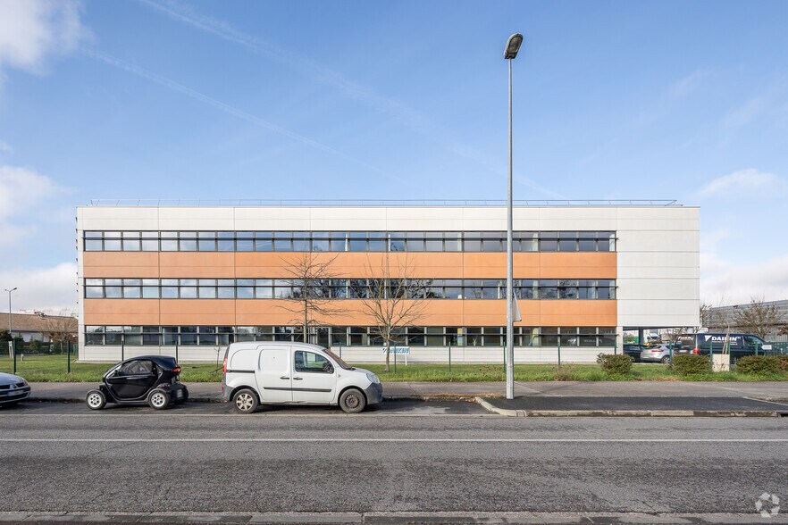 2 Rue Pablo Neruda, Villenave-d'Ornon à louer - Photo de l’immeuble – Image 2 sur 4