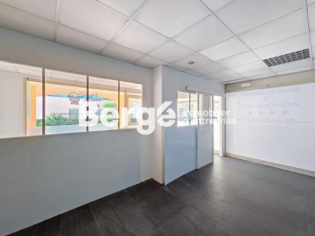 Plus de détails pour Bureau à vendre