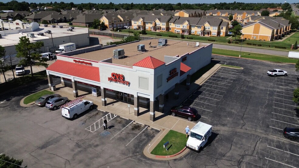 9001 S Western Ave, Oklahoma City, OK à louer - Aérien – Image 2 sur 7