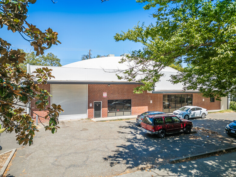 1819 E St, Sacramento, CA à vendre - Photo de l’immeuble – Image 3 sur 14