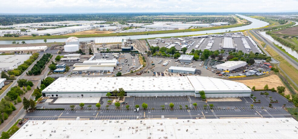 2080 Enterprise Blvd, West Sacramento, CA à louer - Photo de l’immeuble – Image 1 sur 2