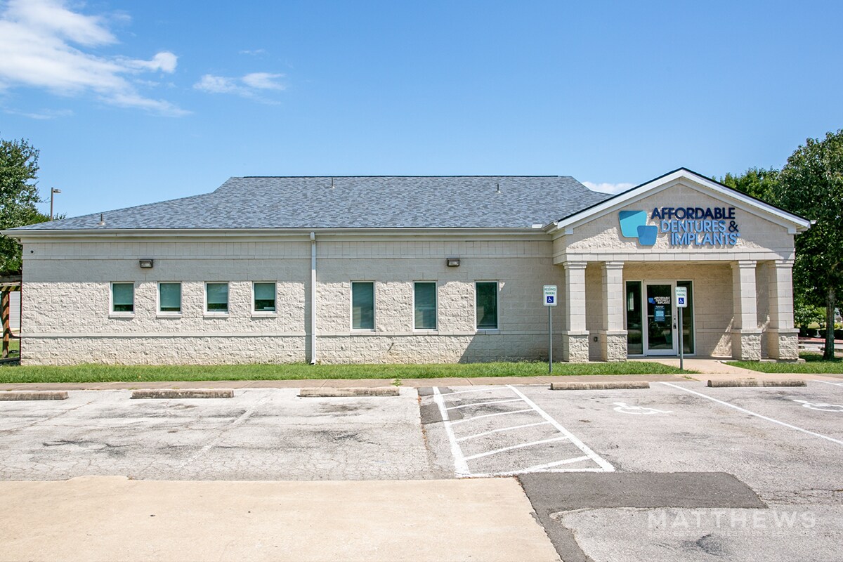 8316 Tuscany Way, Austin, TX à vendre Photo de l’immeuble– Image 1 sur 4