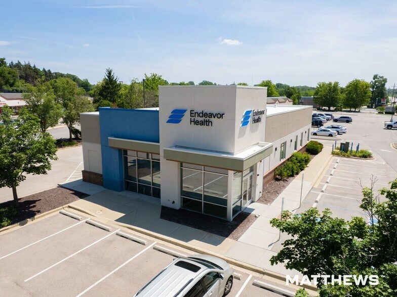 712 Northwest Hwy, Fox River Grove, IL à vendre - Photo de l’immeuble – Image 2 sur 3