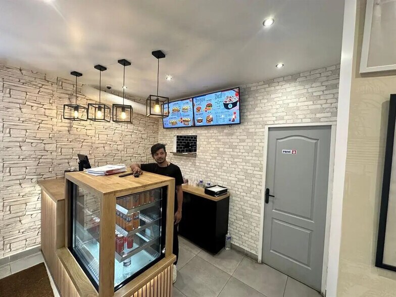 Local commercial dans Paris à louer - Photo intérieure – Image 3 sur 5