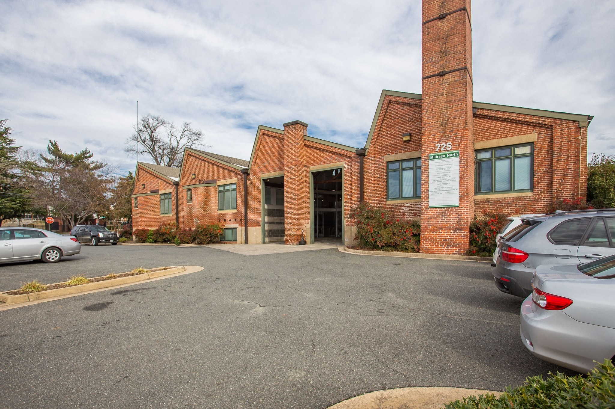 725 Jackson St, Fredericksburg, VA à louer Photo principale– Image 1 sur 32
