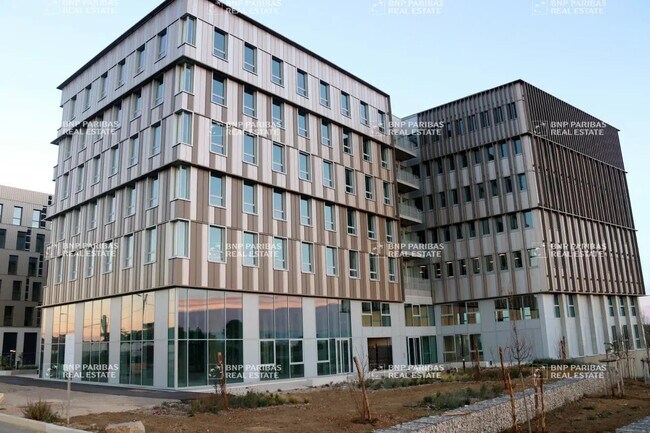 Plus de détails pour Bureau, Local commercial à louer