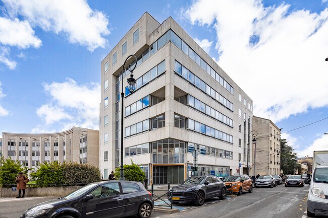 Plus de détails pour 114-116 Rue De Verdun, Puteaux - Bureau à louer