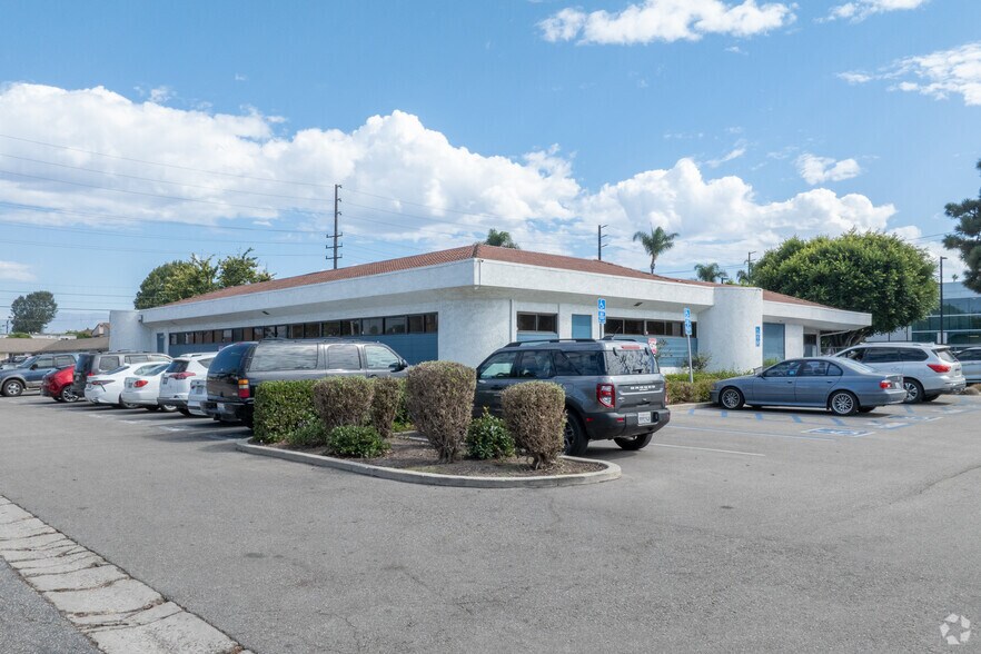 1200 W Gonzales Rd, Oxnard, CA à vendre - Photo de l’immeuble – Image 2 sur 3