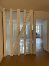 8 Place Sainte-Opportune, Paris à louer Photo intérieure– Image 2 sur 3