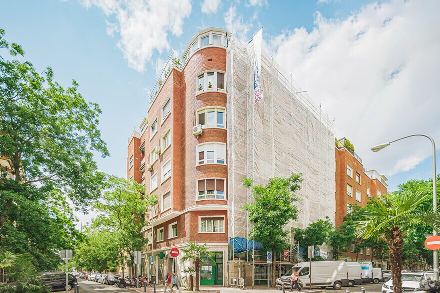 Local commercial dans Madrid, Madrid à louer - Photo principale – Image 1 sur 2