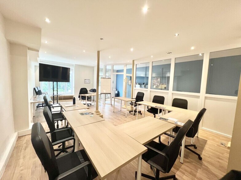 Bureau dans Paris à vendre - Photo de l’immeuble – Image 2 sur 9