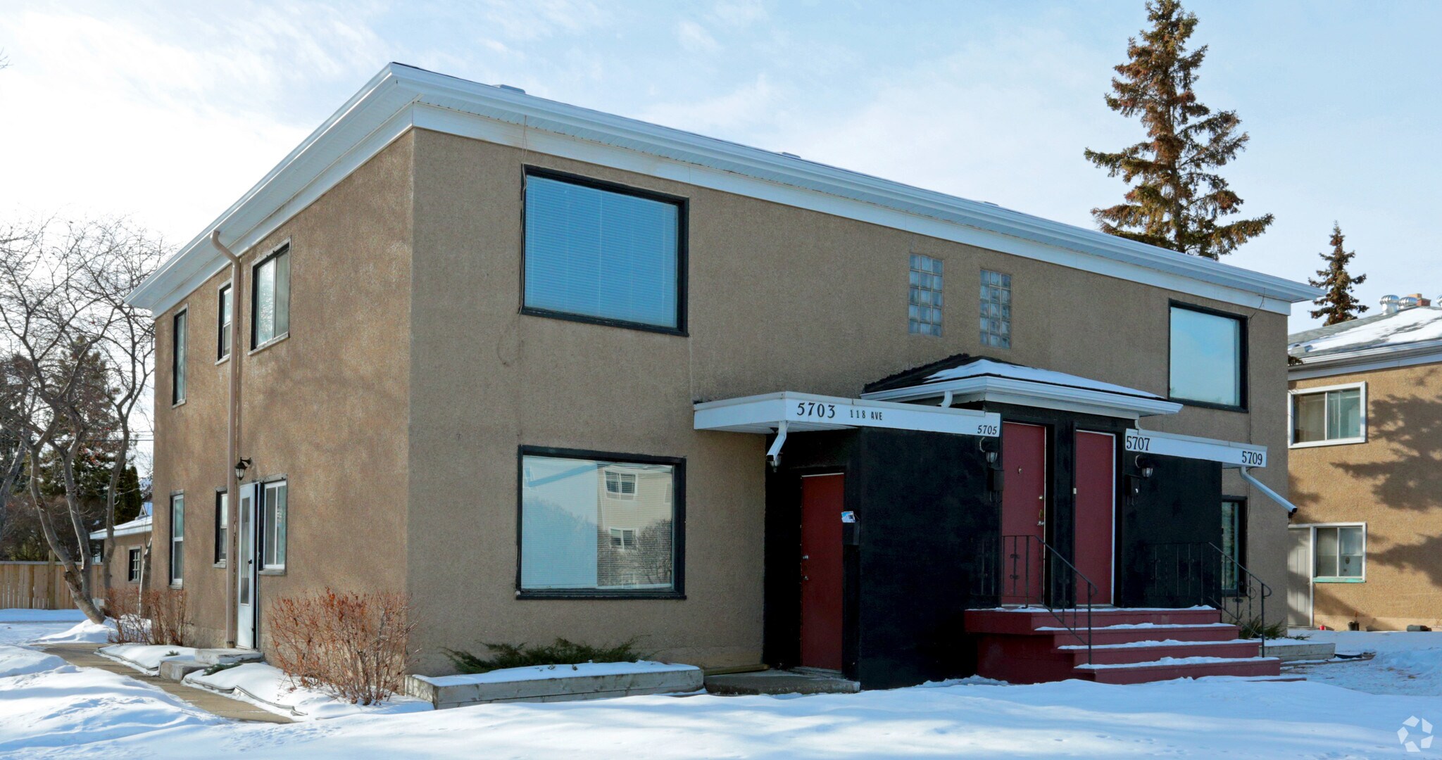 5709 118th Ave NW, Edmonton, AB à vendre Photo principale– Image 1 sur 3