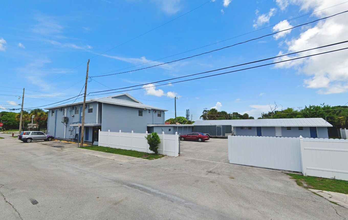44-Unit Hospitality Acquisition portefeuille de 2 biens à vendre sur LoopNet.fr Photo de l’immeuble– Image 1 sur 3