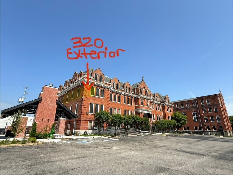 2021 21st Ave S, Nashville, TN à louer - Photo de l’immeuble – Image 3 sur 4