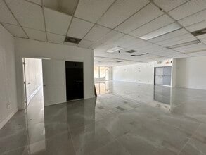 1581-1691 S State Road 7, North Lauderdale, FL à louer Photo intérieure– Image 1 sur 3