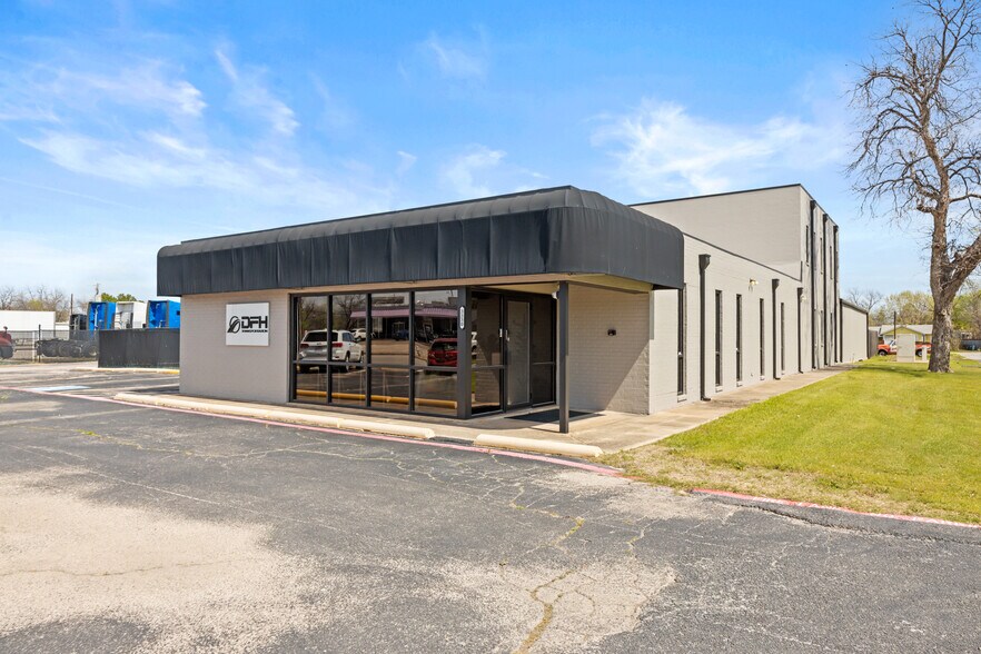 3330 N Beach St, Haltom City, TX à vendre - Photo de l’immeuble – Image 1 sur 23