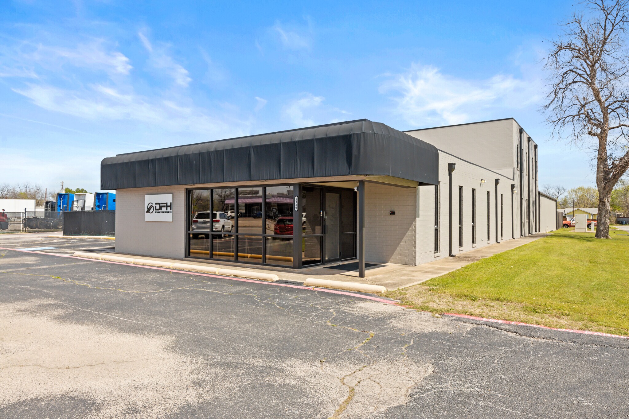 3330 N Beach St, Haltom City, TX à vendre Photo de l’immeuble– Image 1 sur 24
