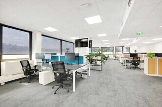 Bureau dans Saint-Cloud à vendre Photo intérieure– Image 2 sur 4