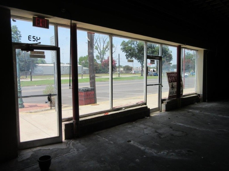 423 E Davis St, Luling, TX à louer - Photo intérieure – Image 2 sur 4