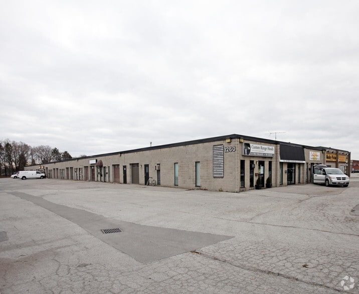 1260 Speers Rd, Oakville, ON à vendre - Photo principale – Image 1 sur 2