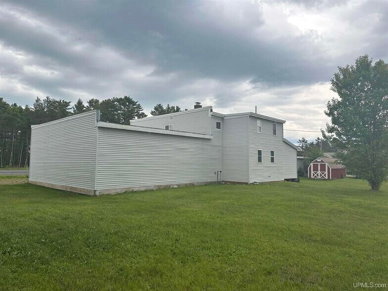 19283 US Highway 41 W, Champion, MI à vendre - Photo de l’immeuble – Image 2 sur 15