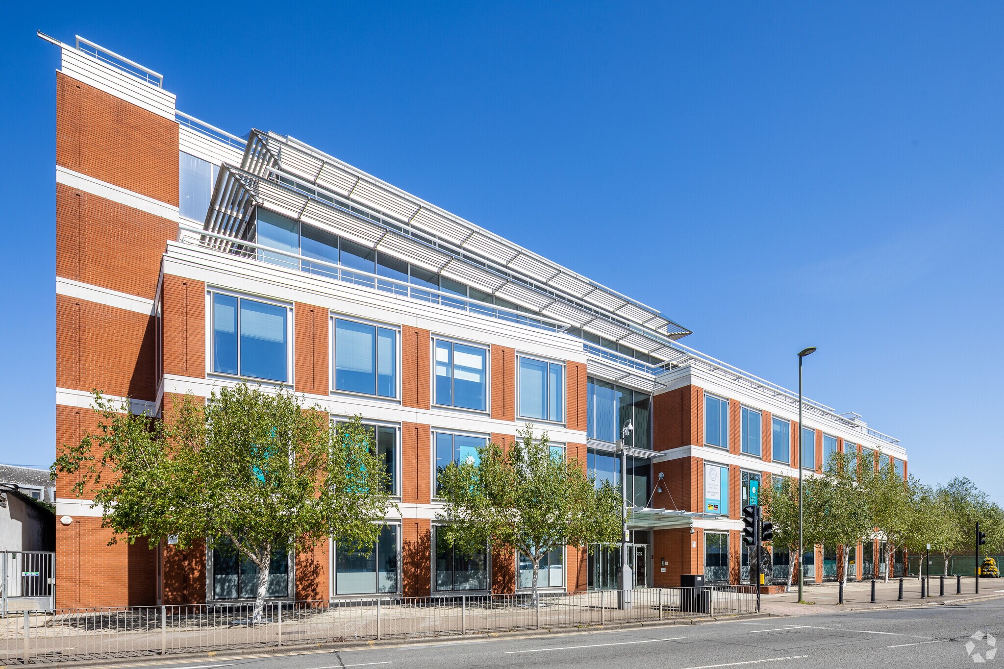 1 London Rd, Staines à vendre Photo principale– Image 1 sur 14