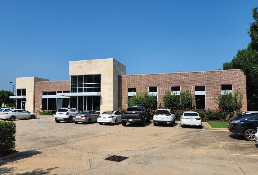 16701 Creek Bend Dr, Sugar Land, TX à louer - Photo principale – Image 1 sur 14