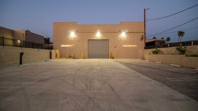 8582 Telfair Ave, Sun Valley, CA à louer Photo intérieure– Image 1 sur 11