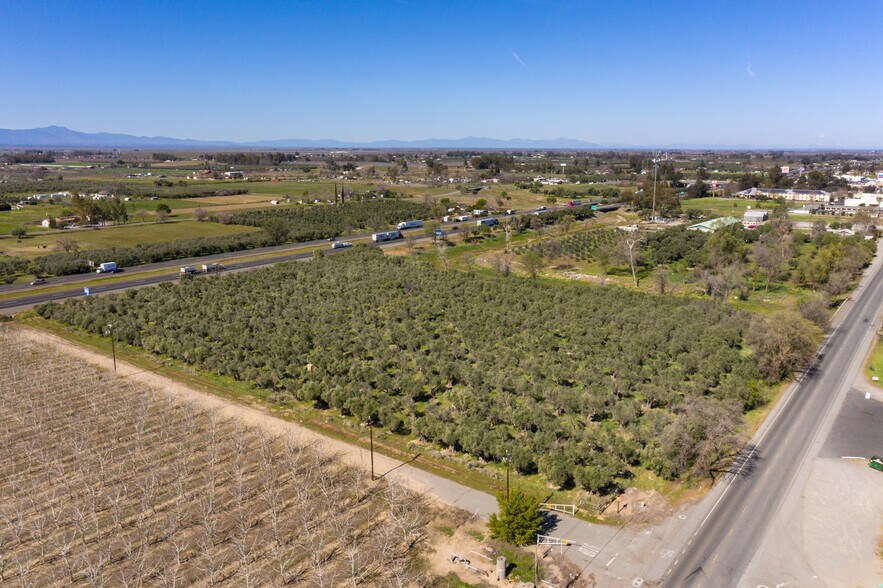 Highway 99 W, Corning, CA à vendre - Photo principale – Image 1 sur 6