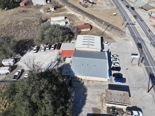 627 2nd St, Pleasanton, TX à vendre - Photo de l’immeuble – Image 2 sur 11
