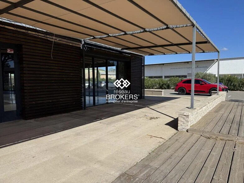 Local commercial dans Le Thor à louer - Photo de l’immeuble – Image 3 sur 5