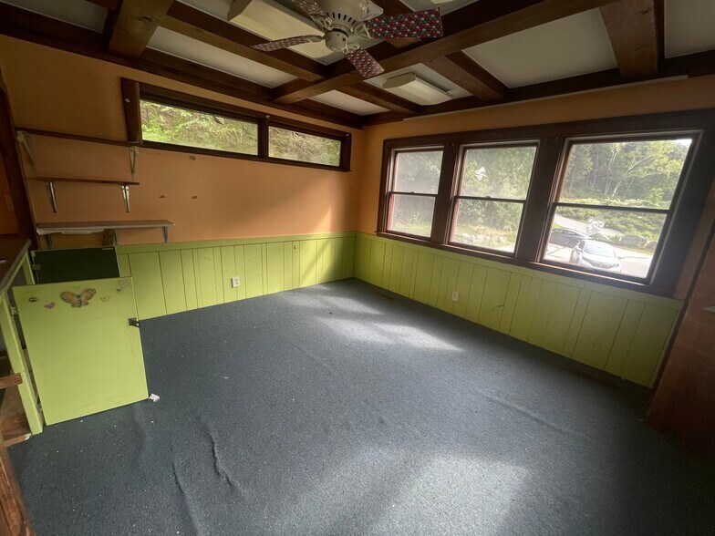 79 Route 32, North Franklin, CT à vendre - Photo intérieure – Image 3 sur 15