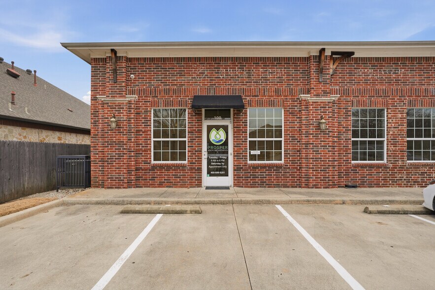 2950 W Camp Wisdom Rd, Grand Prairie, TX à louer - Photo de l’immeuble – Image 2 sur 16