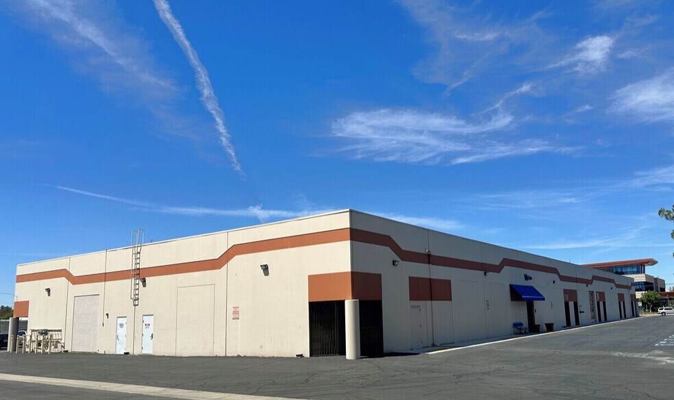 340 E Avenue I, Lancaster, CA à louer - Photo de l’immeuble – Image 2 sur 7