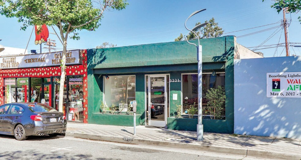 3221 Pico Blvd, Santa Monica, CA à vendre - Photo principale – Image 1 sur 17