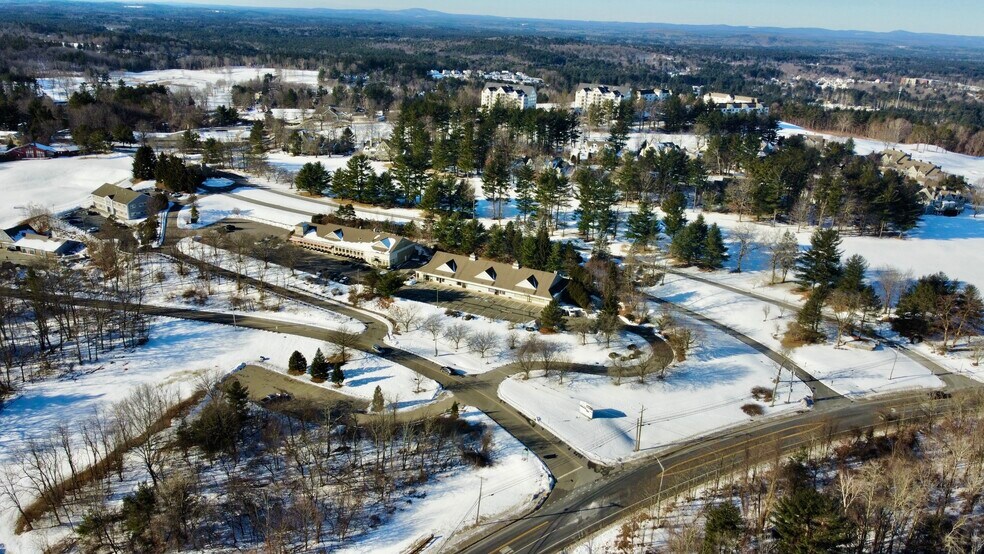 383-385 E Dunstable Rd, Nashua, NH à louer - Photo de l’immeuble – Image 3 sur 4