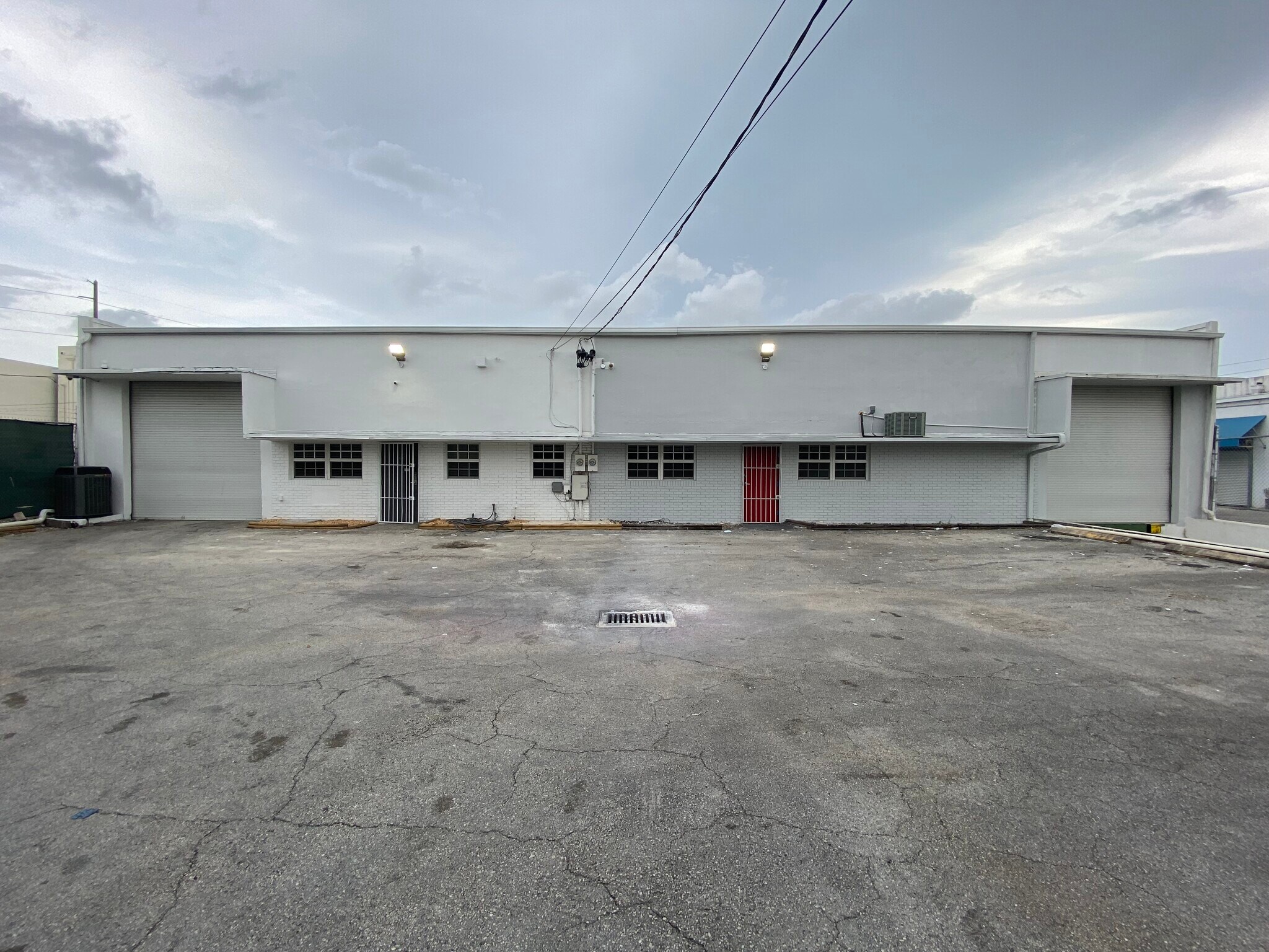 2175 NW 26th Ave, Miami, FL à louer Photo de l’immeuble– Image 1 sur 11