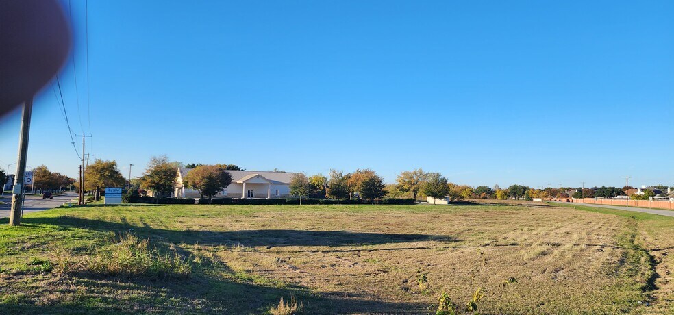 7200 Dalrock Rd, Rowlett, TX à louer - Photo de l’immeuble – Image 2 sur 4