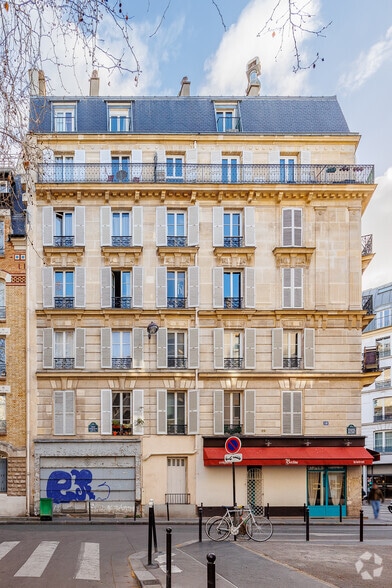 Immeuble residentiel dans Paris à vendre - Photo de l’immeuble – Image 2 sur 3