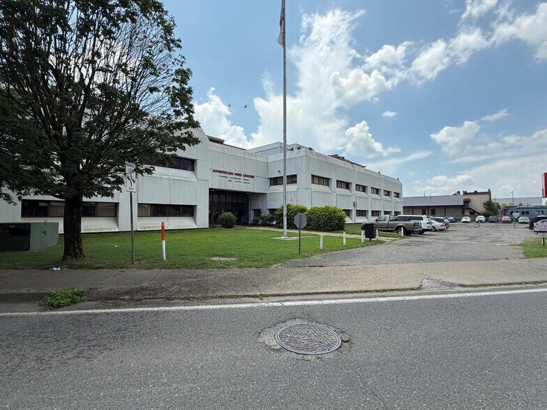 1111 Veterans Memorial Blvd, Huntington, WV à vendre - Photo de l’immeuble – Image 2 sur 28