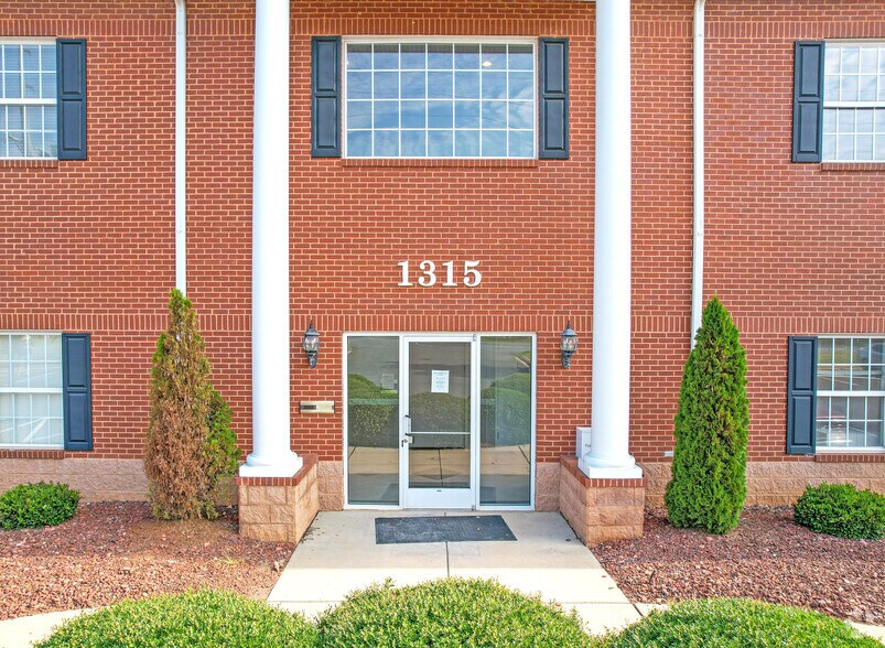 1315 Sunset Dr, Monroe, NC à louer - Photo de l’immeuble – Image 3 sur 7